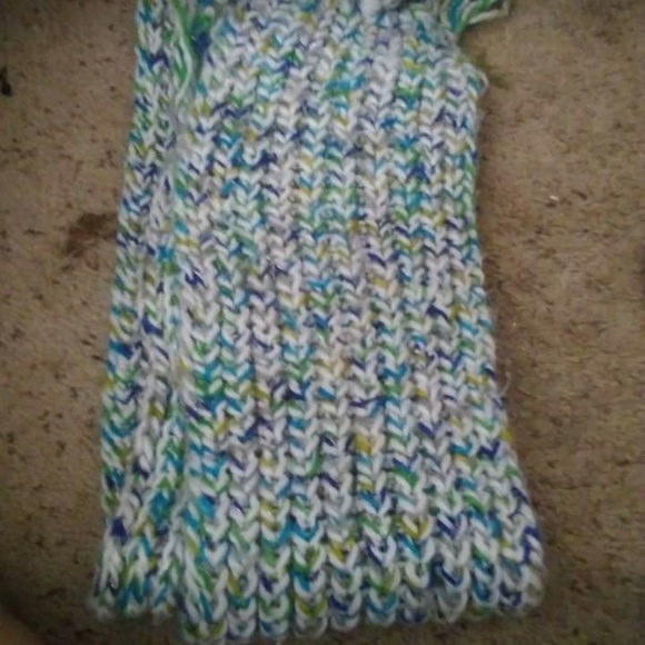 Phone cases/ scarf - Picture 1 of 3